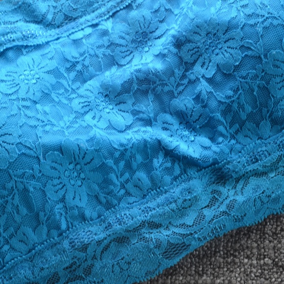 l.e.i Blue Floral Lace Bandeau - Picture 2 of 5